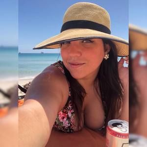 Meet your Posher, Arnella